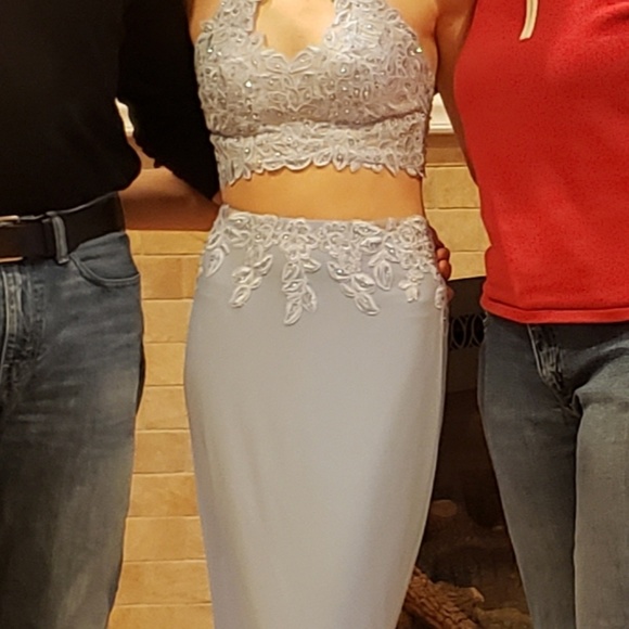 Prom dress (2 piece) - Picture 4 of 5